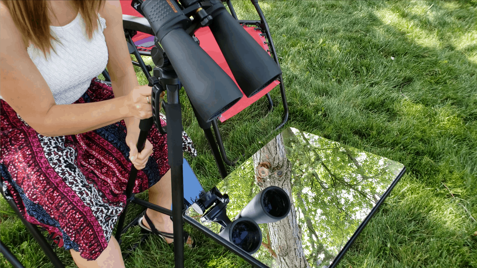 binocular-mirror-mount-sitting-down